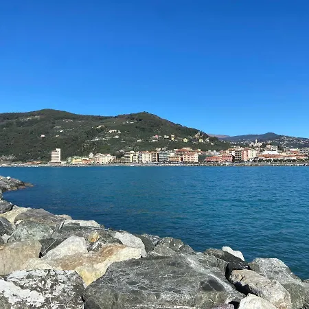 La Tana Dei Buoni Propositi “in Riviera” 아파트